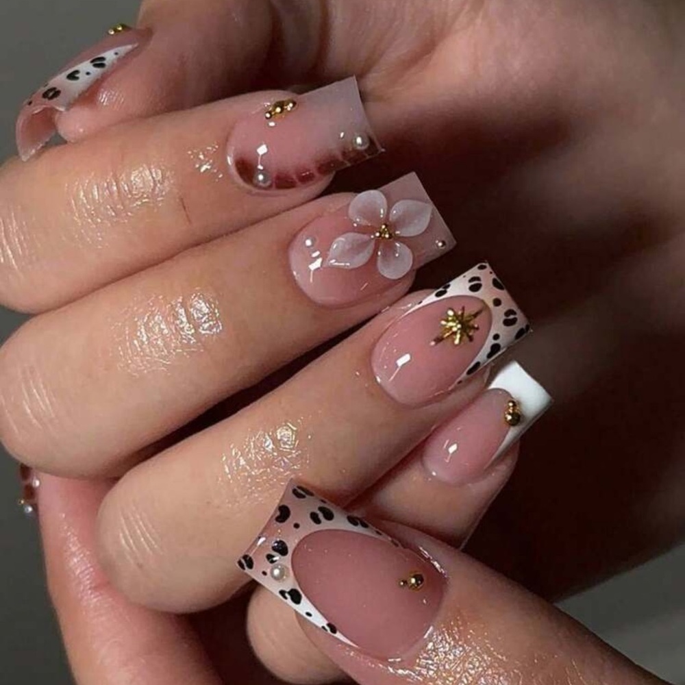 24pc Press On Nail Set from the Nail Bar 💅